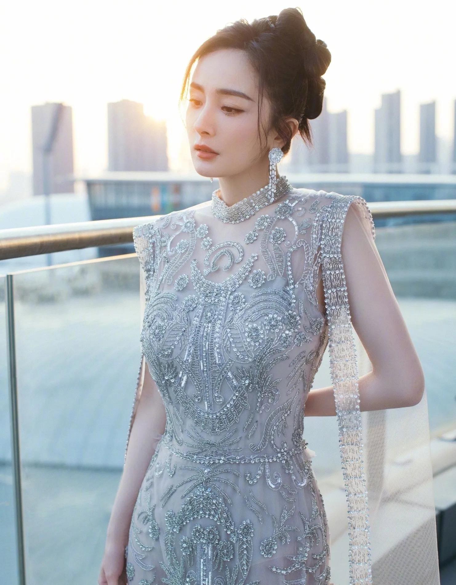 五花八门，热血沸腾，仰首一六问青天打一正确生肖的全面释义、解释与落实、深度解答解释落实